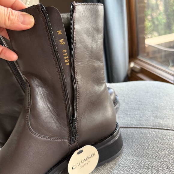 La Canadienne Elegant Brown Leather Ankle Boots - Picture 8 of 14